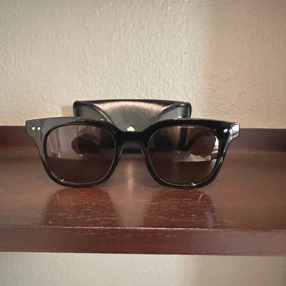 New Stylish Black with Brown Lenses Sunglasses with Case